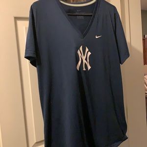 Nike dri-fit xl New York Yankee shirt
